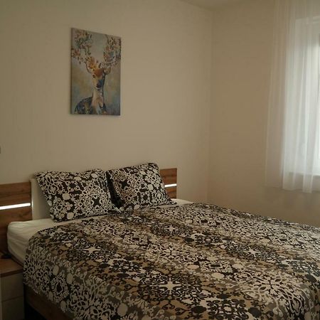 Holiday Apartman With Free Parking Győr Eksteriør billede