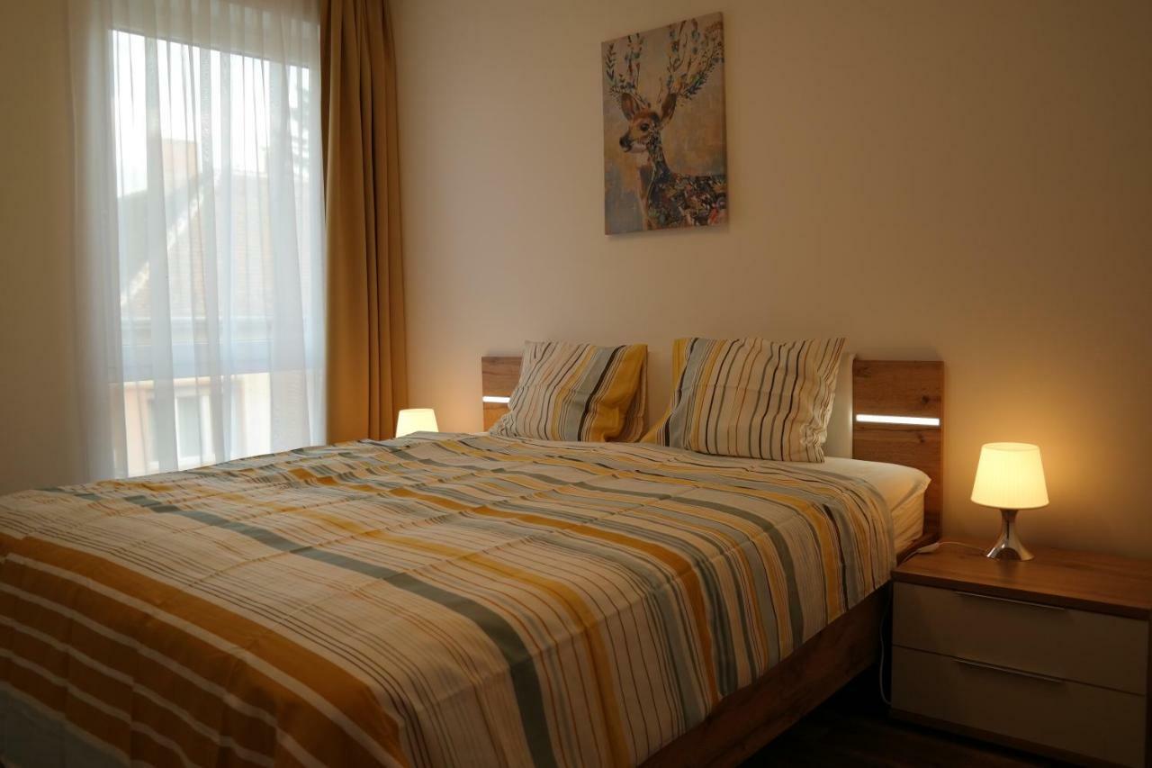 Holiday Apartman With Free Parking Győr Eksteriør billede